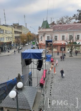 День святого Мартина: у центрі Мукачева триває підготовка – 04 День святого Мартина: у центрі Мукачева триває підготовка – 04