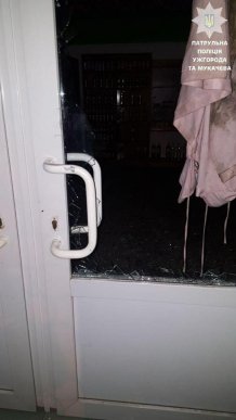 Двоє чоловіків вночі вдерлися в магазин – 03