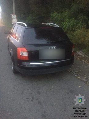 Коли патрульні зупинили авто за порушення ПДР, то навіть не здогадувалися, кого побачать у машині – 04