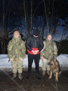 На кордоні із Словаччиною затримали 7 чоловіків призовного віку – 04