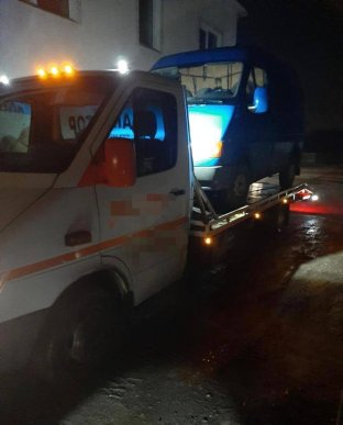 Поліцейські затримали «на гарячому» групу осіб – 02