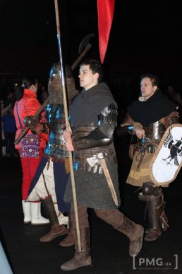 Яскраве святкування Дня святого Мартина у Мукачеві: парад ліхтариків, лицарські бої та вогняне шоу – 51 Яскраве святкування Дня святого Мартина у Мукачеві: парад ліхтариків, лицарські бої та вогняне шоу – 51