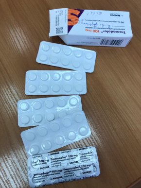 Закарпатські митники вилучили в іноземця лікарський препарат – 01