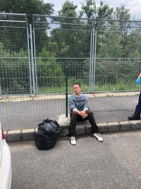 На Закарпатті чоловік стрибнув з мосту в річку і трохи не загинув – 01