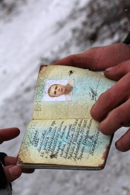 Бійці 128-ої бригади знайшли у трупах бойовиків "ДНР" російські паспорти (ФОТО) – 02