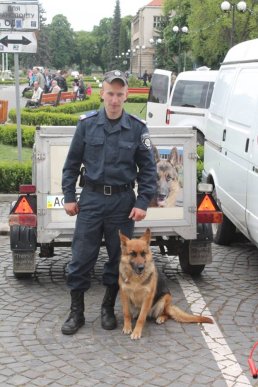 У приміщенні Закарпатської поліції облаштували блокпост – 06