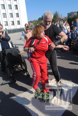 Сергій Вінер разом з вихованцями продемонстували мукачівським велосипедистам власні трюки (ФОТО) – 08 Сергій Вінер разом з вихованцями продемонстували мукачівським велосипедистам власні трюки (ФОТО) – 08