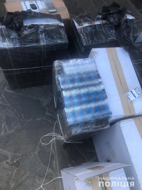 Правоохоронці провели обшуки та вилучили чимало тютюнових та алкогольних виробів без акцизних марок – 04 Правоохоронці провели обшуки та вилучили чимало тютюнових та алкогольних виробів без акцизних марок – 04