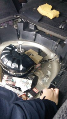 Чоловік на кордоні позбувся свого автомобіля – 07