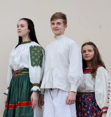 Урочиста хода і концерт: як в Ужгороді відзначали День вишиванки – 13