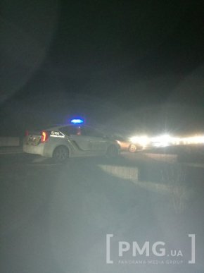 Вечірня ДТП у Ракошині: зіткнулися легковик та мікроавтобус – 01