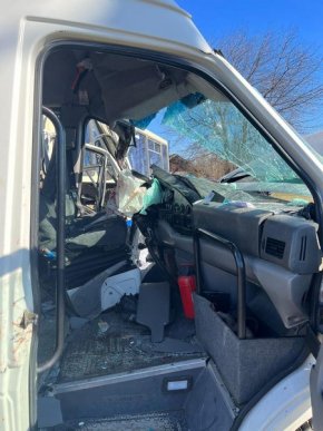 Зіткнулись два рейсові автобуси. Є загибла та багато постраждалих – 03