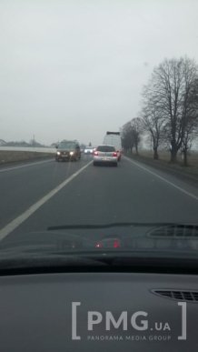 Вранці на Мукачівщині сталась аварія: рух трасою ускладнено – 05