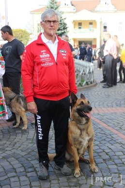 У Мукачеві урочисто відкрили чемпіонат світу зі слідової роботи службових собак – 26