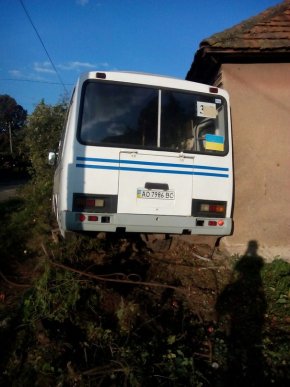 Фото із жахливої аварії у селі Вільховиця, де в ДТП потрапив рейсовий автобус – 03