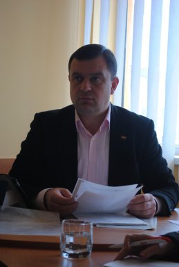 Мукачівці звернулися до народного депутата Валерія Пацкана зі своїми проблемами (ФОТО) – 01 Мукачівці звернулися до народного депутата Валерія Пацкана зі своїми проблемами (ФОТО) – 01