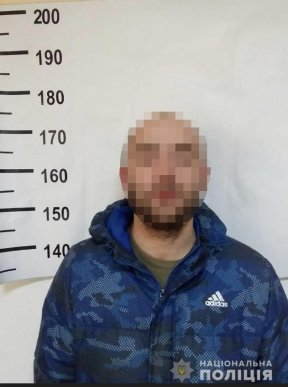 Молодий чоловік скоїв злочин у центрі Берегова – 02