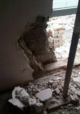 18-річний хлопець, купивши автомобіль, навіть не маючи посвідчення водія, в’їхав на ньому в будинок – 02