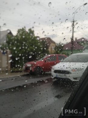 Рух трасою Київ-Чоп в межах Ракошина ускладнено вже 4 години – 05