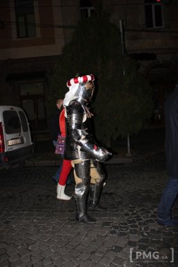 Яскраве святкування Дня святого Мартина у Мукачеві: парад ліхтариків, лицарські бої та вогняне шоу – 38 Яскраве святкування Дня святого Мартина у Мукачеві: парад ліхтариків, лицарські бої та вогняне шоу – 38