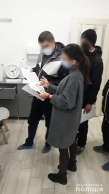 У кількох медустановах Мукачева й Ужгорода провели обшуки – 01 У кількох медустановах Мукачева й Ужгорода провели обшуки – 01