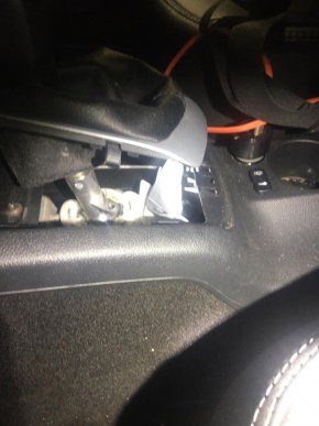 На КПП «Лужанка» виявили партію нарковмісних медпрепаратів на суму майже 1,4 мільйони – 04