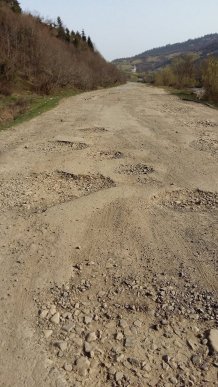 У мережі показали фото жахливого стану доріг, якими їздять жителі Міжгірського району – 03