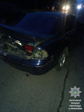 У Мукачеві "Рено" в’їхало в "Мазду": п’янезний водій втік із місця ДТП – 03