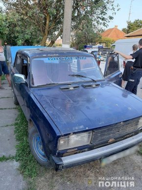 У чоловіка вкрали авто, поки він пішов за покупками – 02