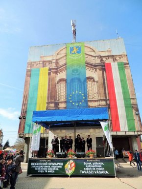У Берегові розпочався перший весняний ярмарок – 03