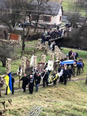 У закарпатському селі провели в останню путь загиблого Героя – 03 У закарпатському селі провели в останню путь загиблого Героя – 03