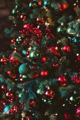 Новий рік 2025: які ялинкові прикраси обрати – 26