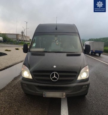 Патрульні взялись за "нелегальних" перевізників – 04