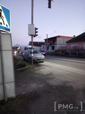 У Ракошині стала ДТП: зіткнулися три автомобілі – 04