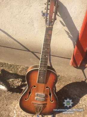 Дивна крадіжка на Свалявщині: з будинку поцупили оленячі роги – 02