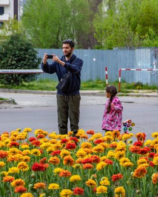 В Ужгороді розквітли понад 40 000 тюльпанів – 05