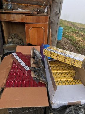 У будинку лісника виявили понад 36 тисяч пачок контрабандних сигарет – 09 У будинку лісника виявили понад 36 тисяч пачок контрабандних сигарет – 09