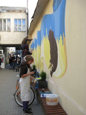Ужгородські художники по-патріотичному розмалювали Пасаж (ФОТОФАКТ) – 05 Ужгородські художники по-патріотичному розмалювали Пасаж (ФОТОФАКТ) – 05