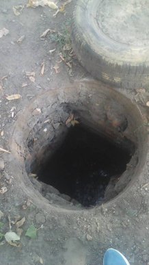 Учні однієї з ужгородських шкіл можуть впасти у відкритий люк – 03