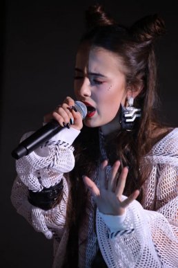 Мукачівка Іванна Решко презентувала дебютний кліп – 01