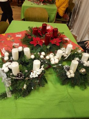 У Мукачеві діток вчили робити віночки Адвенту – 06