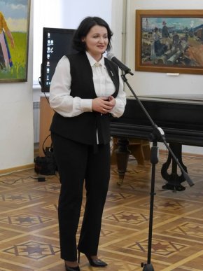 В Ужгороді відкрили виставку полотен Гаврила Глюка – 15