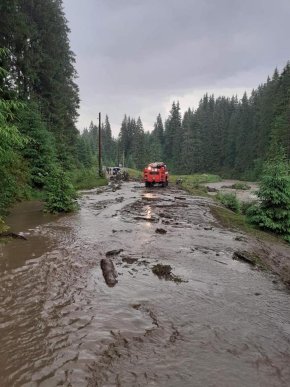 Рятувальники показали наслідки сильної зливи на Хустщині – 05
