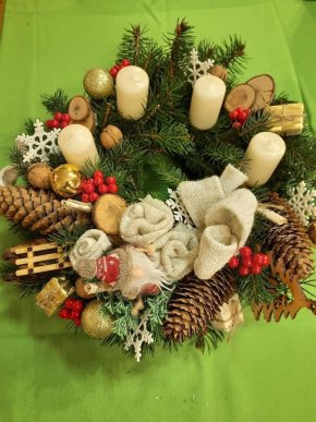 У Мукачеві діток вчили робити віночки Адвенту – 04