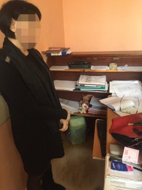 На Тячівщині затримали працівницю РАЦСу, яка вимагала хабар – 01
