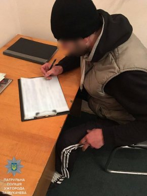Погоня у Мукачеві: п’яний водій втікав на своєму автомобілі від поліцейських – 04