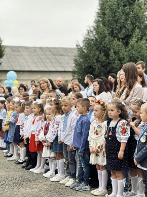 У школах Мукачева пролунав перший дзвоник – 03