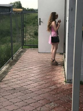 Двоє чоловіків намагалися вивезти за кордон 18-річну закарпатку – 03 Двоє чоловіків намагалися вивезти за кордон 18-річну закарпатку – 03