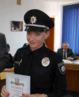 Богдан Андріїв нагородив п’ятьох патрульних поліцейських Ужгорода – 04