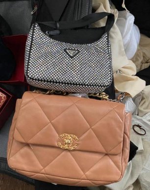 Швейцарський годинник і брендові дамські сумочки вилучили закарпатські митники – 04 Швейцарський годинник і брендові дамські сумочки вилучили закарпатські митники – 04